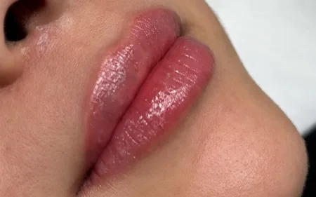Labios de una clienta de MOSS después